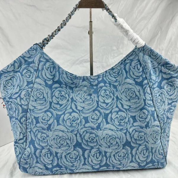 embroidery camellia denim tote bag jumbo capacity luxury women classic vintage chains quilted print handheld fashion blue shoulder bag
embroidery camellia denim tote bag jumbo capacity luxury women classic vintage chains quilted print handheld fashion blue shoulder bag