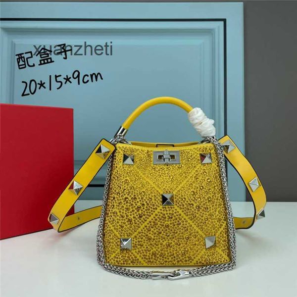 lady's portable bag beach women rivet crossbody valentino bucket bags luxury classic designer handbags leather fashionable large capaci
lady's portable bag beach women rivet crossbody valentino bucket bags luxury classic designer handbags leather fashionable large capaci