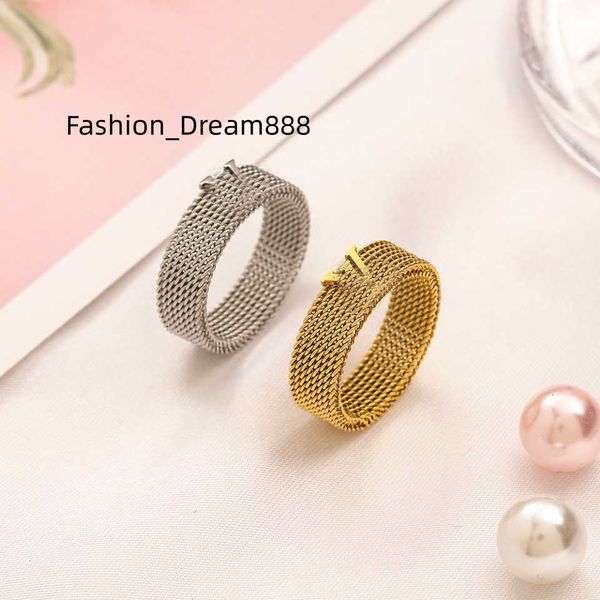 designer branded letter band rings women 18k gold plated silver plated stainless steel love wedding jewelry supplies ring fine carving finge
designer branded letter band rings women 18k gold plated silver plated stainless steel love wedding jewelry supplies ring fine carving finge