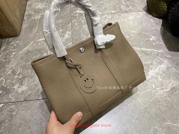 factory outlet wholesale h home party garden tote bags for sale head layer cowhide cow neck pattern bag portable one shoulder crossbody genu
factory outlet wholesale h home party garden tote bags for sale head layer cowhide cow neck pattern bag portable one shoulder crossbody genu