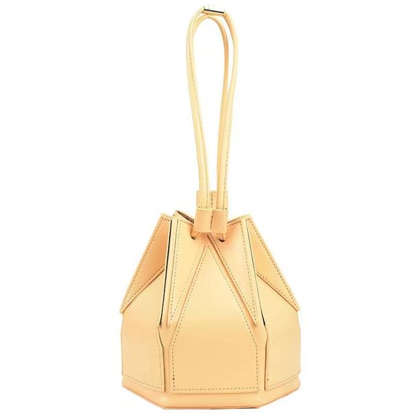 the latest mainstream niche folding bucket bag advanced sense of shoulder bag fashion all-in-one handbag
the latest mainstream niche folding bucket bag advanced sense of shoulder bag fashion all-in-one handbag