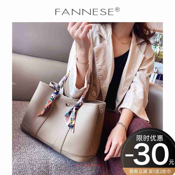 wholesale original party garden home tote bags online shop garden bag genuine leather 2023 spring summer new layer cowhid with real logo
wholesale original party garden home tote bags online shop garden bag genuine leather 2023 spring summer new layer cowhid with real logo