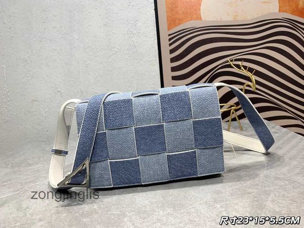 bottegas casual denim denims purse shoulder bags 2023 cassete bag woven pillow venetas one cassettes designer crossbody gjbv 
bottegas casual denim denims purse shoulder bags 2023 cassete bag woven pillow venetas one cassettes designer crossbody gjbv
