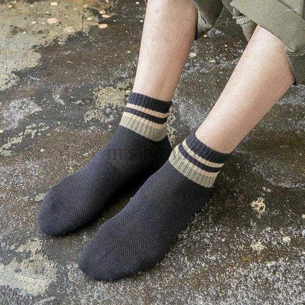 men's socks men's socks 3 pairs/lot male striped retro style casual sox autumn winter comfortable cotton crew man calcetines z2306, Black
men's socks men's socks 3 pairs/lot male striped retro style casual sox autumn winter comfortable cotton crew man calcetines z2306, Black