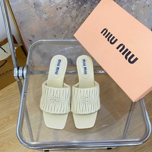 sheepskin mius sandals beach designer shoes women slide pleated square slippers for women's summer new fashion flat bottom external wea
sheepskin mius sandals beach designer shoes women slide pleated square slippers for women's summer new fashion flat bottom external wea