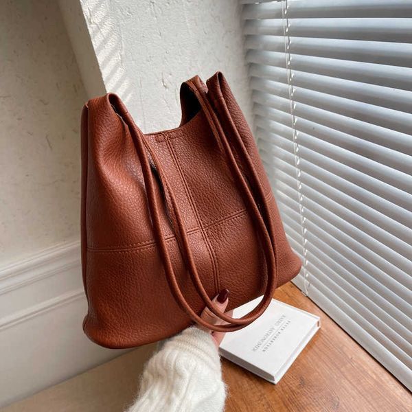 single shoulder bun mother bag new soft leather simple handheld women's bag popular large capacity bucket bag
single shoulder bun mother bag new soft leather simple handheld women's bag popular large capacity bucket bag