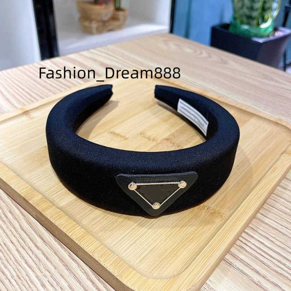 luxury designer sponge headbands hair bands for women girl brand elastic letter p headband sports fitness headband head wrap, Silver
luxury designer sponge headbands hair bands for women girl brand elastic letter p headband sports fitness headband head wrap, Silver