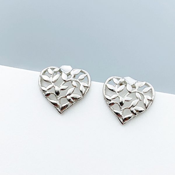 elgant olive leaf heart earrings climber heart-shaped silver earrings pierced ears classic designer jewelry charms letter love earring for w, Golden;silver
elgant olive leaf heart earrings climber heart-shaped silver earrings pierced ears classic designer jewelry charms letter love earring for w, Golden;silver