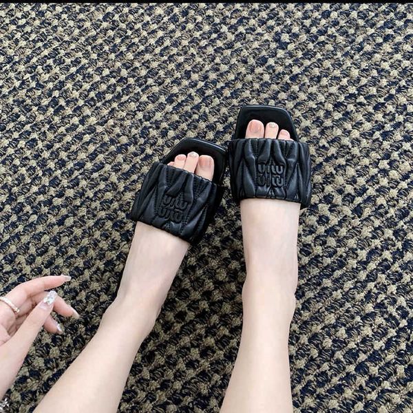 beach shoes women slide designer sandals family mius pleated square slippers for 2023 summer new fashion flat bottom women's external w
beach shoes women slide designer sandals family mius pleated square slippers for 2023 summer new fashion flat bottom women's external w