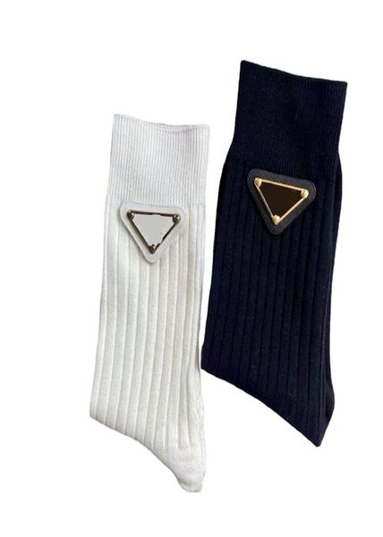 2021 designer socks luxury mens womens cotton sock classic p letter comfortable fashion flash movement middle tube st4324174, Black
2021 designer socks luxury mens womens cotton sock classic p letter comfortable fashion flash movement middle tube st4324174, Black