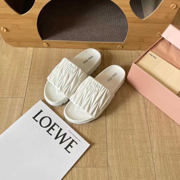 beach shoes women slide designer sandals 2023 mius summer new family pleated slippers round toe thick sole high beauty style casual flat bot
beach shoes women slide designer sandals 2023 mius summer new family pleated slippers round toe thick sole high beauty style casual flat bot