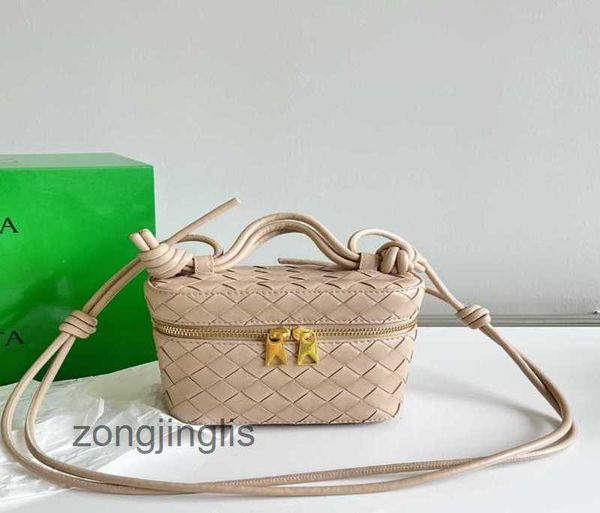 ladies triangle women's 2023 handbags mini fashion makeup tote crossbody classic bottegas designer woven intrecciato venetas bag one sh
ladies triangle women's 2023 handbags mini fashion makeup tote crossbody classic bottegas designer woven intrecciato venetas bag one sh