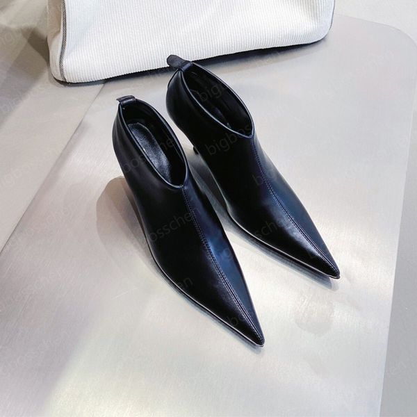 luxury designer nude boots women's short boots the row women's fine heel pointed nude boots black white sheepskin casual office ca
luxury designer nude boots women's short boots the row women's fine heel pointed nude boots black white sheepskin casual office ca