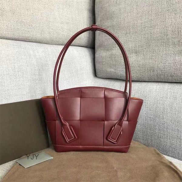 tote luxury bag bottegas bvs vd women's bag arco woven bag tote bag state university shopping bag handheld bag for men and women
tote luxury bag bottegas bvs vd women's bag arco woven bag tote bag state university shopping bag handheld bag for men and women