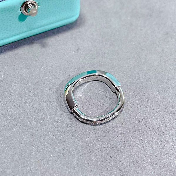 7a classic half diamond lock ring fashion designer women's wedding ring european and american popular jewelry box, Slivery;golden
7a classic half diamond lock ring fashion designer women's wedding ring european and american popular jewelry box, Slivery;golden