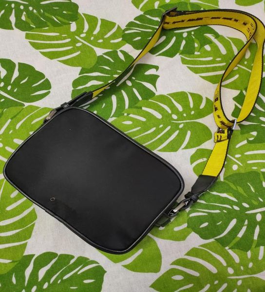 2022 shoulder bag mobile phone package brand mini men off yellow 2022ss canvas belt high white chest bag multi purpose satchel sho8630227
2022 shoulder bag mobile phone package brand mini men off yellow 2022ss canvas belt high white chest bag multi purpose satchel sho8630227