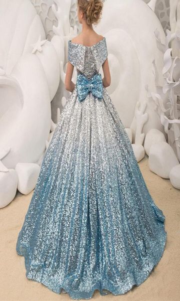 cute 2021 flower girl dresses off shoulder ball gown lace appliques tiered skirts girls pageant dress a line kids sequined birthda2249530, White;blue
cute 2021 flower girl dresses off shoulder ball gown lace appliques tiered skirts girls pageant dress a line kids sequined birthda2249530, White;blue