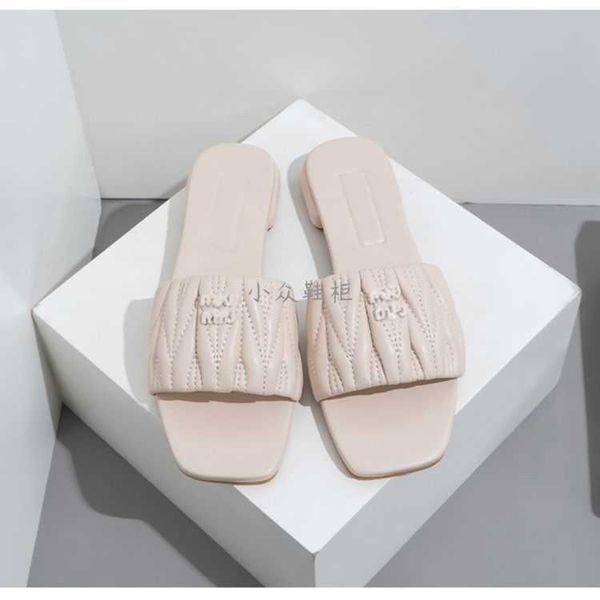 family mius beach shoes women slide designer sandals slippers female summer outwear 2023 internet red leisure vacation square flat bottom s3
family mius beach shoes women slide designer sandals slippers female summer outwear 2023 internet red leisure vacation square flat bottom s3