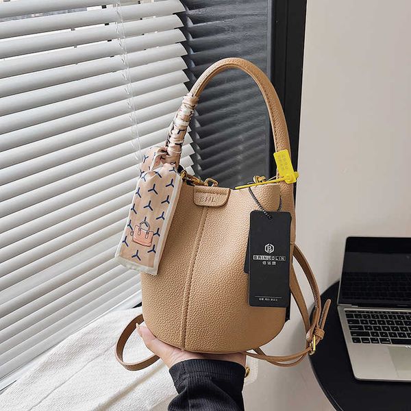 new high beauty light mature feng shui bucket bag fashionable french shoulder bag versatile crossbody bag handbag date
new high beauty light mature feng shui bucket bag fashionable french shoulder bag versatile crossbody bag handbag date