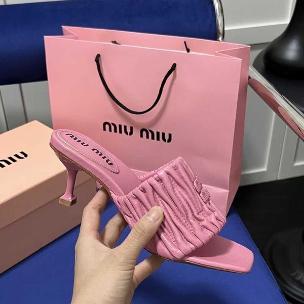 new mius beach shoes women slide designer sandals line pleated slippers summer wear square thick heels casual 4 xum5
new mius beach shoes women slide designer sandals line pleated slippers summer wear square thick heels casual 4 xum5
