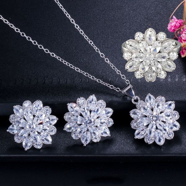 wedding jewelry sets europe and america shining zircon ice flower earring ring necklace 3 piece set women ins small luxury ornaments 230627, Slivery;golden
wedding jewelry sets europe and america shining zircon ice flower earring ring necklace 3 piece set women ins small luxury ornaments 230627, Slivery;golden