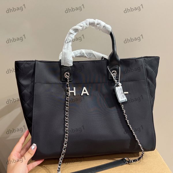 designer womens beach bag shopping bag hardware metal buckle leather handle tote matelasse chain crossbody bag large capacity travel bags cl
designer womens beach bag shopping bag hardware metal buckle leather handle tote matelasse chain crossbody bag large capacity travel bags cl