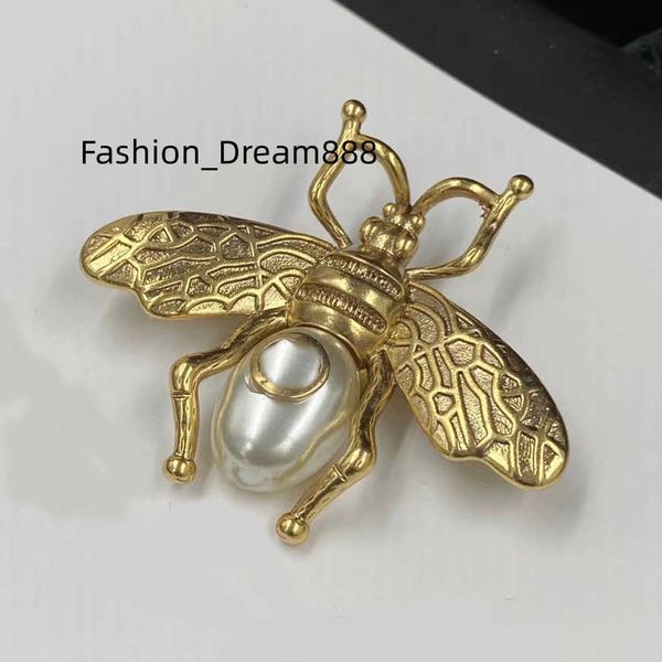 luxury designer fashion pins brooches brass material no fading small bee brooch male female same style, Gray
luxury designer fashion pins brooches brass material no fading small bee brooch male female same style, Gray