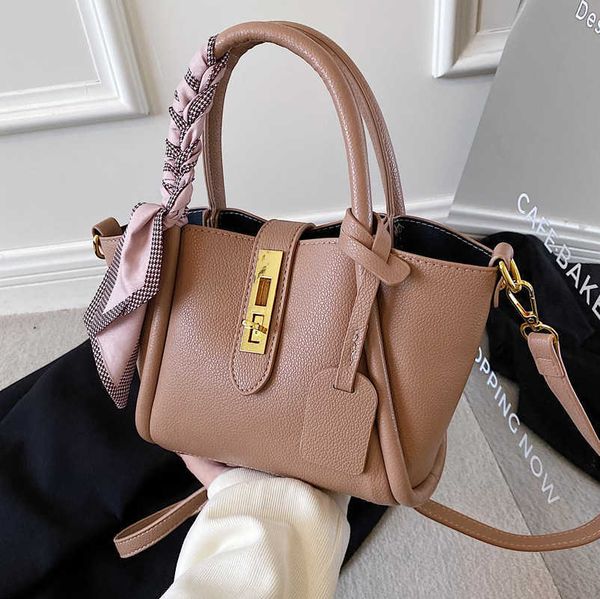 small design bag for women summer new ins fashion portable bucket bag versatile crossbody bag
small design bag for women summer new ins fashion portable bucket bag versatile crossbody bag