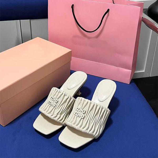 designer mius beach sandals shoes women sheepskin slide pleated square slippers for women's summer new fashion flat bottom external wea
designer mius beach sandals shoes women sheepskin slide pleated square slippers for women's summer new fashion flat bottom external wea