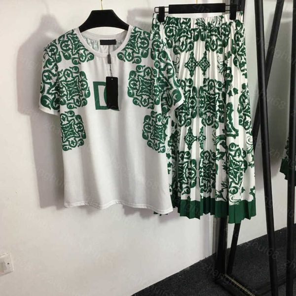 23ss womens designer clothing skirt set vintage print short sleeve t-shirt high-waisted pleated skirt sets womens clothing a1, White
23ss womens designer clothing skirt set vintage print short sleeve t-shirt high-waisted pleated skirt sets womens clothing a1, White