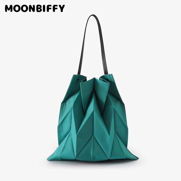 shopping bags fashion women's geometric pleated korean style canvas large capacity shoulder bag ladies female tote handbag 230628
shopping bags fashion women's geometric pleated korean style canvas large capacity shoulder bag ladies female tote handbag 230628