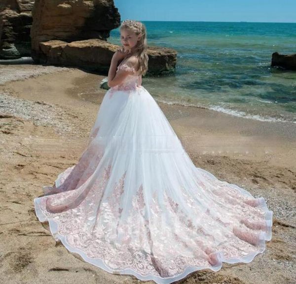 2021 lovely flower girls dresses for weddings princess jewel long tail lace apliques big bow sweep train little kids holy pageant 8999300, White;blue
2021 lovely flower girls dresses for weddings princess jewel long tail lace apliques big bow sweep train little kids holy pageant 8999300, White;blue