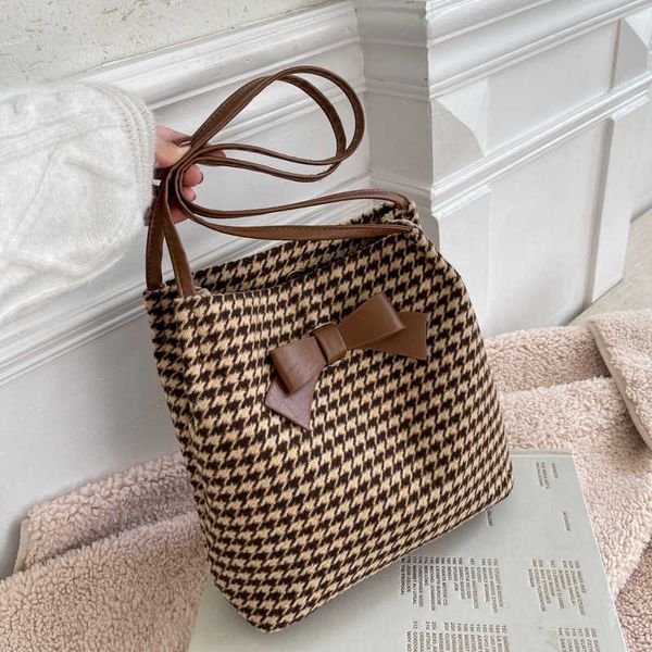 fashion bucket bag women spring plaid contrast color casual women's bag houndstooth single shoulder handbag
fashion bucket bag women spring plaid contrast color casual women's bag houndstooth single shoulder handbag