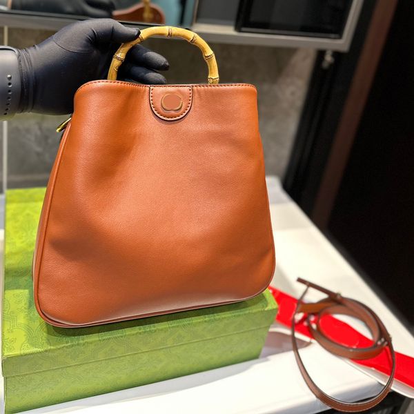 bamboo bag designer brand bag cross body chains totes 2023 luxury handbag fashion shoulder bag women letter purse phone wallet plain
bamboo bag designer brand bag cross body chains totes 2023 luxury handbag fashion shoulder bag women letter purse phone wallet plain