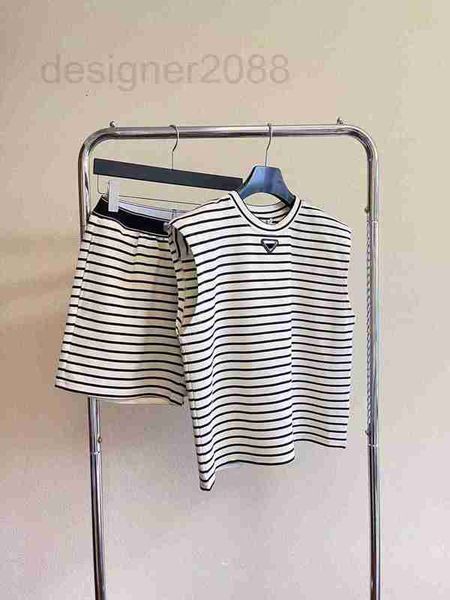 women's two piece pants designer 23 spring/summer fashion letter triangle contrast stripe shoulder pad sleeveless tank shorts set kgts, White
women's two piece pants designer 23 spring/summer fashion letter triangle contrast stripe shoulder pad sleeveless tank shorts set kgts, White