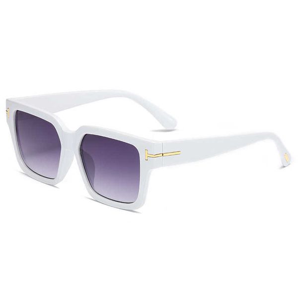 new fashionable box trendy men's and women's street shoots uv sunshade sunglasses, White;black
new fashionable box trendy men's and women's street shoots uv sunshade sunglasses, White;black