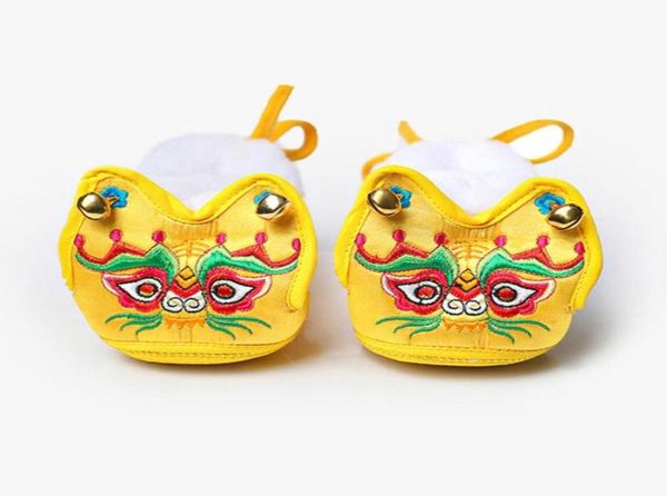 first walkers chinese culture toddler baby tiger head cloth shoes bell softsoled manual embroidery warm and soft for 01year3456912
first walkers chinese culture toddler baby tiger head cloth shoes bell softsoled manual embroidery warm and soft for 01year3456912