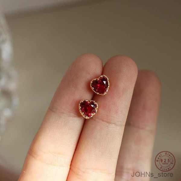 stud 925 sterling silver red heart stud earrings for women luxury wedding party jewelry accessories girlfriend gift r230630, Golden;silver
stud 925 sterling silver red heart stud earrings for women luxury wedding party jewelry accessories girlfriend gift r230630, Golden;silver