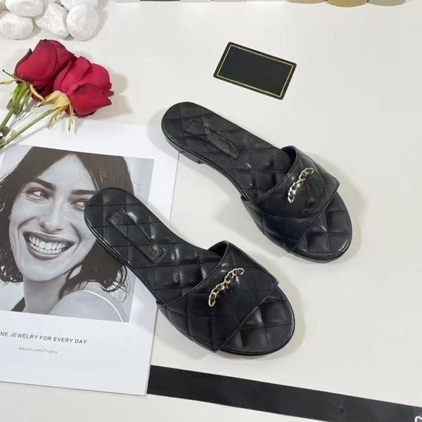 women's fashion designer sandals luxury slippers chain black and white apricot leather sandals summer outdoor beach beach family flat b
women's fashion designer sandals luxury slippers chain black and white apricot leather sandals summer outdoor beach beach family flat b