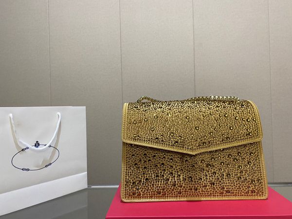 2023 high-end luxury designer's new limited edition diamond bag casual bag with a little sparkle, super high-end, fashionable and versa
2023 high-end luxury designer's new limited edition diamond bag casual bag with a little sparkle, super high-end, fashionable and versa