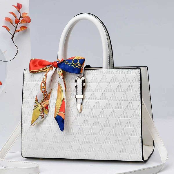new diamond embossed color block scarf large capacity one shoulder oblique cross texture women's bag
new diamond embossed color block scarf large capacity one shoulder oblique cross texture women's bag