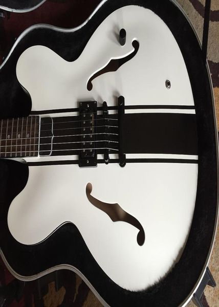 rare es 333 tom delonge signature semi hollow body white black stripe jazz electric guitar black body binding single pickup blac4992361
rare es 333 tom delonge signature semi hollow body white black stripe jazz electric guitar black body binding single pickup blac4992361