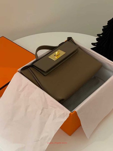 h home original tote bags online store 2424 mini head layer togo cowhide handheld one shoulder crossbody women's bag with real logo
h home original tote bags online store 2424 mini head layer togo cowhide handheld one shoulder crossbody women's bag with real logo