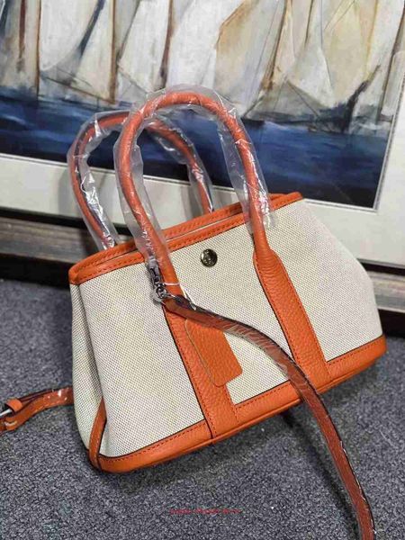 original h home tote bags wholesale fashion versatile commuter canvas with layer cowhide garden bag handheld crossbody slight defects sp hav
original h home tote bags wholesale fashion versatile commuter canvas with layer cowhide garden bag handheld crossbody slight defects sp hav