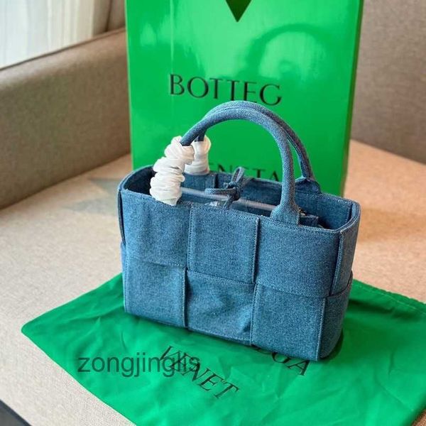 classic lady's bottegas 2023 designer bags venetas acro women's bag womven denim handbag high tote woven portable one-shoulder pg
classic lady's bottegas 2023 designer bags venetas acro women's bag womven denim handbag high tote woven portable one-shoulder pg