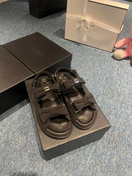 2023 luxury sandals women slipper men slides leather sandal womens hook & loop casual shoes 35-42 with box and dust bag 35-42, Black
2023 luxury sandals women slipper men slides leather sandal womens hook & loop casual shoes 35-42 with box and dust bag 35-42, Black