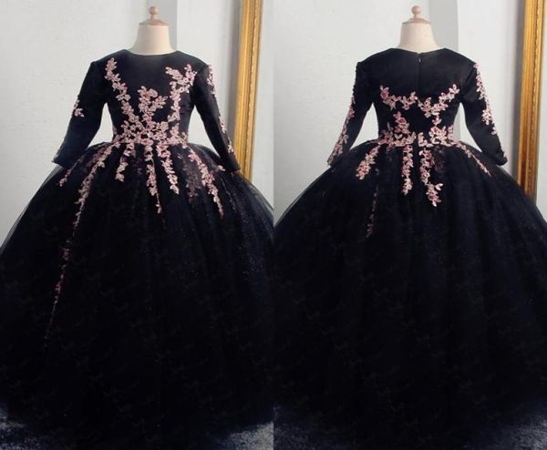 2022 black quinceanera dresses with long sleeve high jewel floral applique beaded ball gowns sweet 15 dress prom graduation formal2681399, Blue;red
2022 black quinceanera dresses with long sleeve high jewel floral applique beaded ball gowns sweet 15 dress prom graduation formal2681399, Blue;red