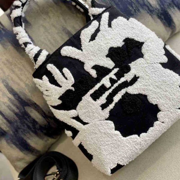 pbag triangle pd evening bags drawstring embroidered denim hobo shoulder p canvas two-tone pattern triangle nylon handbags wallets 220920
pbag triangle pd evening bags drawstring embroidered denim hobo shoulder p canvas two-tone pattern triangle nylon handbags wallets 220920