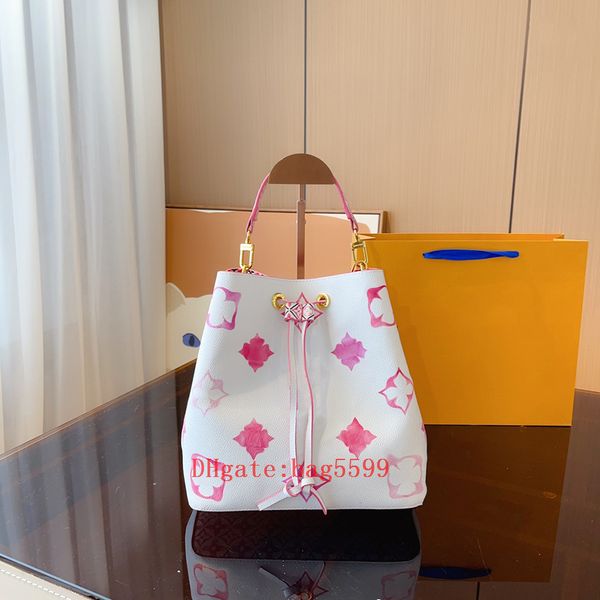 2023 designer genuine leather cross body shoulder champagne bucket bag for women girl fashion simple portable leisure printed handbag bucket
2023 designer genuine leather cross body shoulder champagne bucket bag for women girl fashion simple portable leisure printed handbag bucket