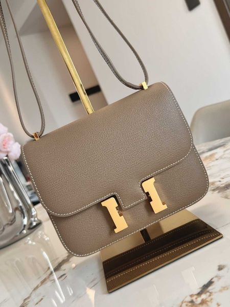 designer h home tote bags for women online store hbutton palm patterned cowhide bag genuine leather small square womens one shoulder diagona
designer h home tote bags for women online store hbutton palm patterned cowhide bag genuine leather small square womens one shoulder diagona